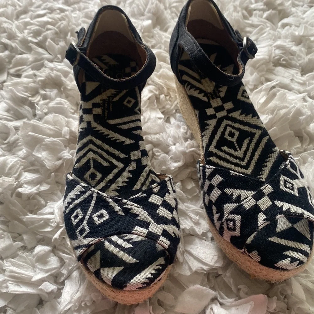 TOMS Tribal Aztec Print Espadrille Wedge Platform Sandal 6.5